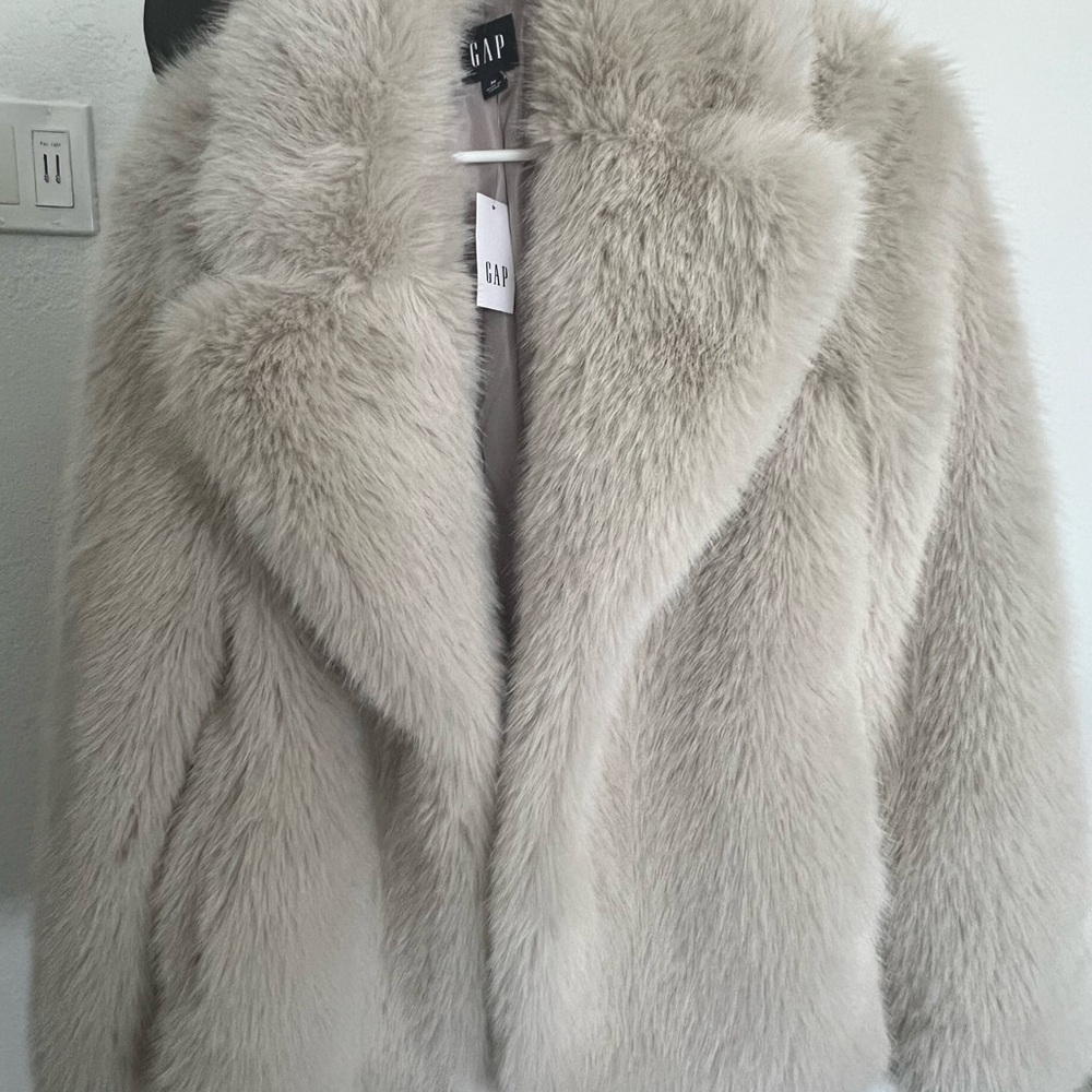 GAP Women's Cream Faux Fur Coat
